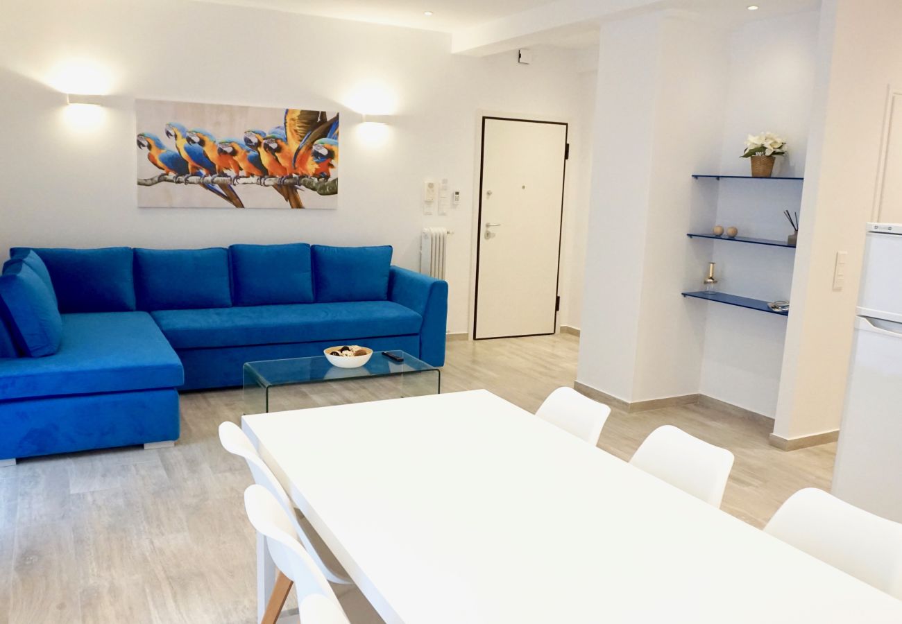 Apartment in Athens - Modern & Central Apartment in Athens with Wifi