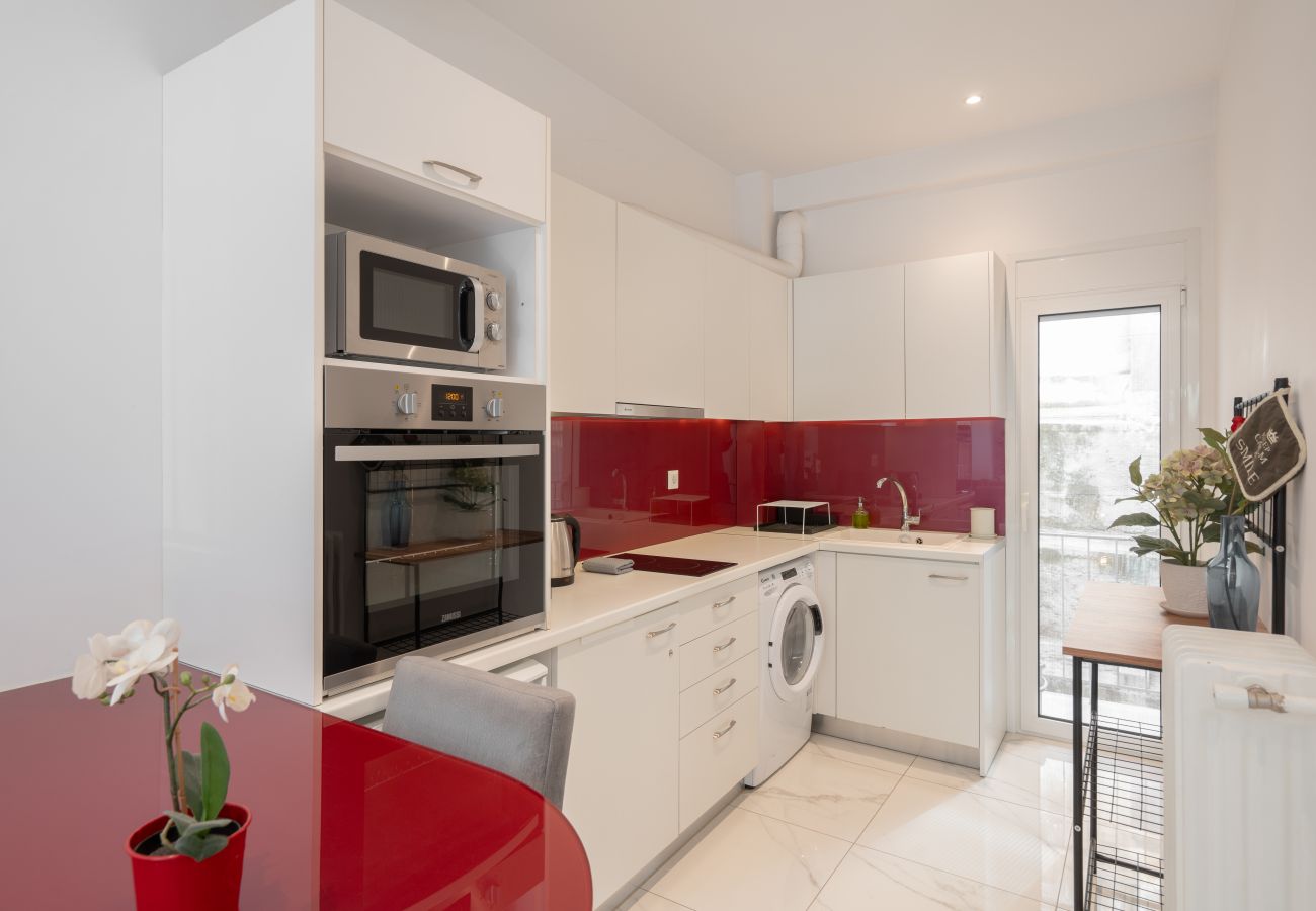 Apartment in Athens - Modern Apartment next to Restaurants & Cafes