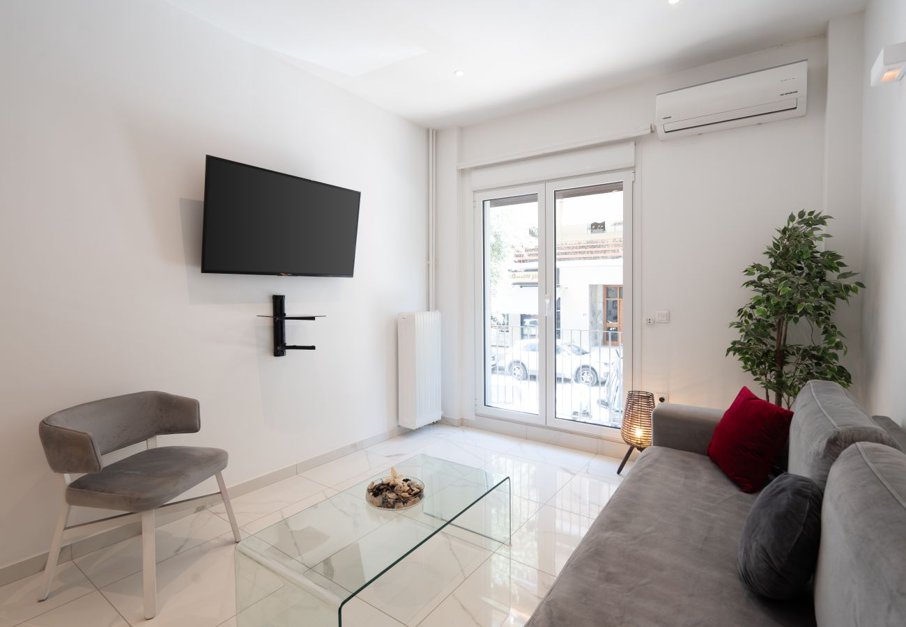 Apartment in Athens - Modern Apartment next to Restaurants & Cafes