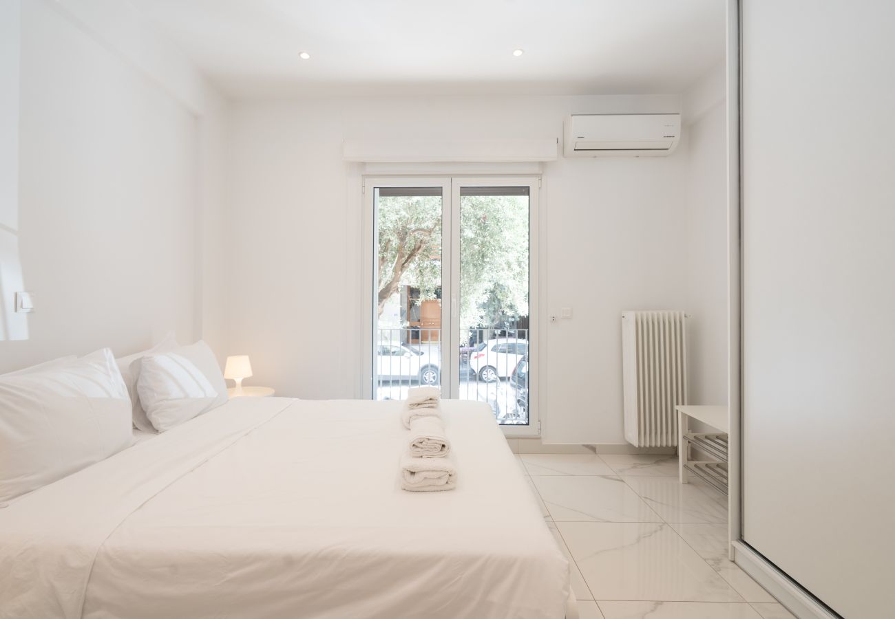 Apartment in Athens - Modern Apartment next to Restaurants & Cafes