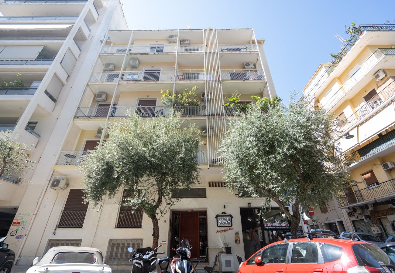 Apartment in Athens - Modern Apartment next to Restaurants & Cafes