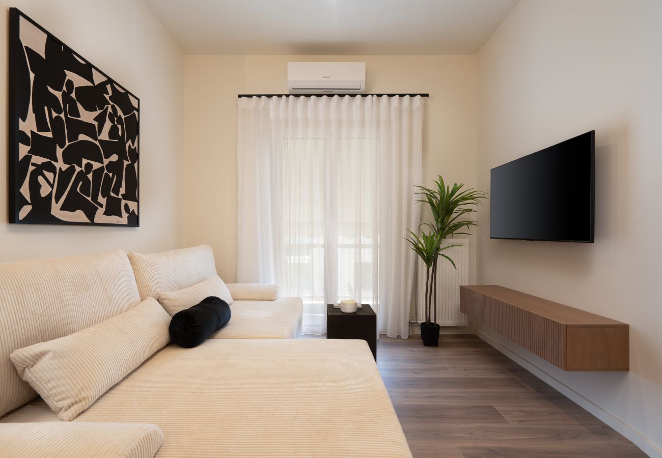 Apartment in Athens - Luxury Apartment in Athens with Wi-fi & Balcony