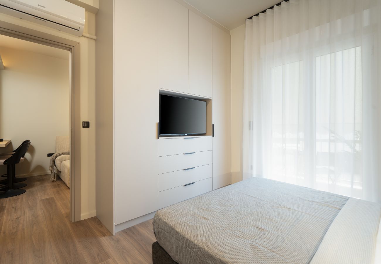 Apartment in Athens - Luxury Apartment in Athens with Wi-fi & Balcony