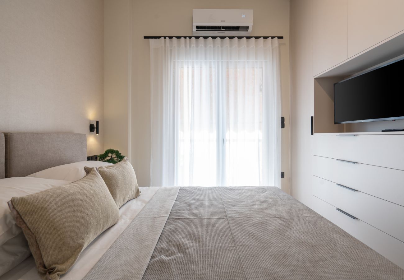 Apartment in Athens - Luxury Apartment in Athens with Wi-fi & Balcony