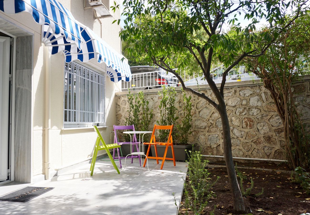 Apartment in Athens - Stylish Apartment w/th Patio, 5 min to Metro