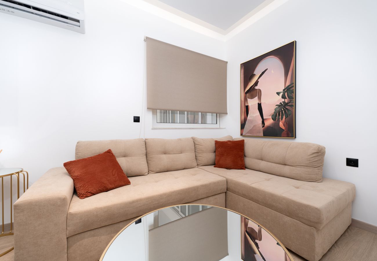 Apartment in Glyfada - Stylish Apartment with Outdoor Patio in Glyfada