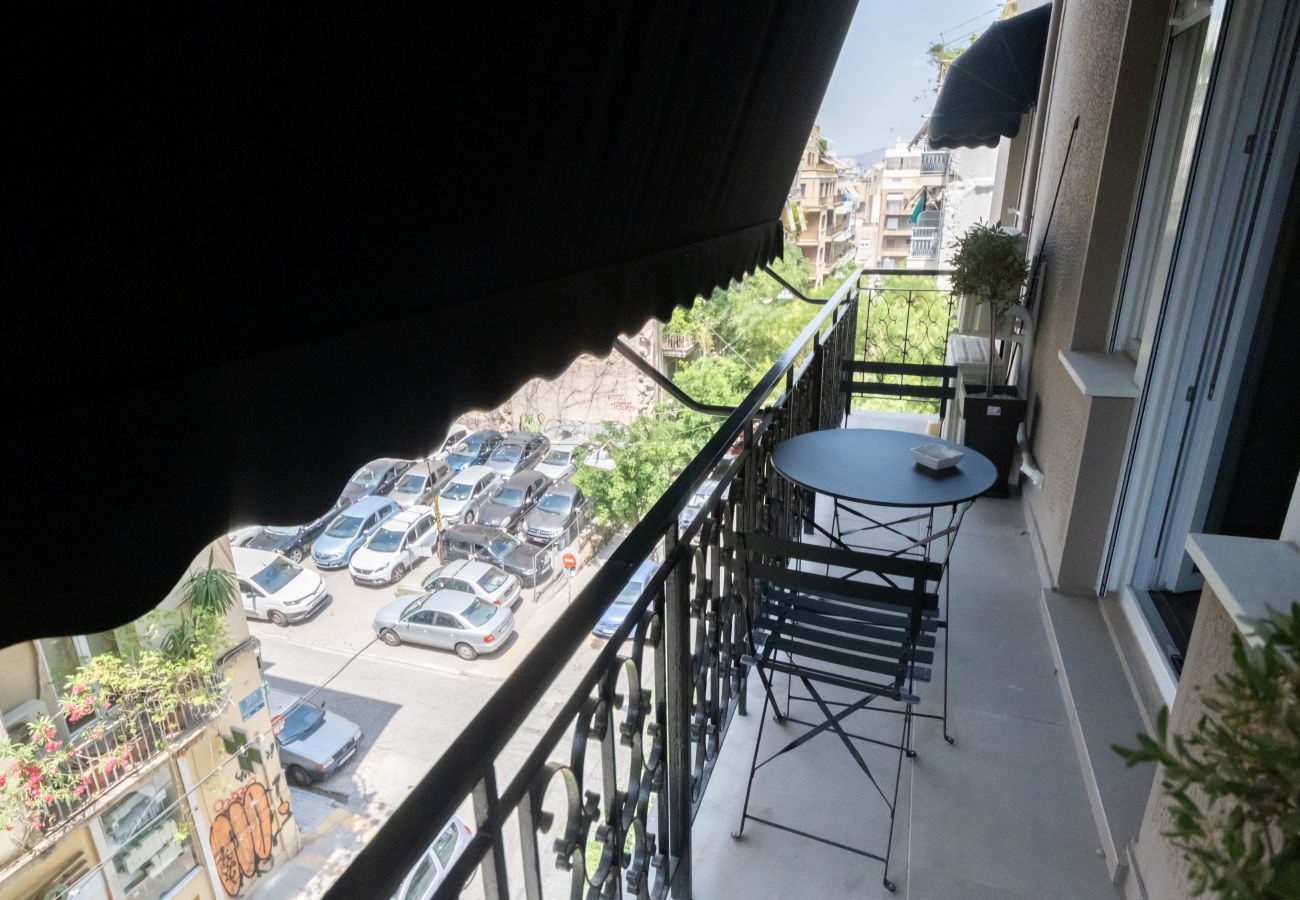 Apartment in Athens - Modern Apartment n Exarchia with Balcony & Gym