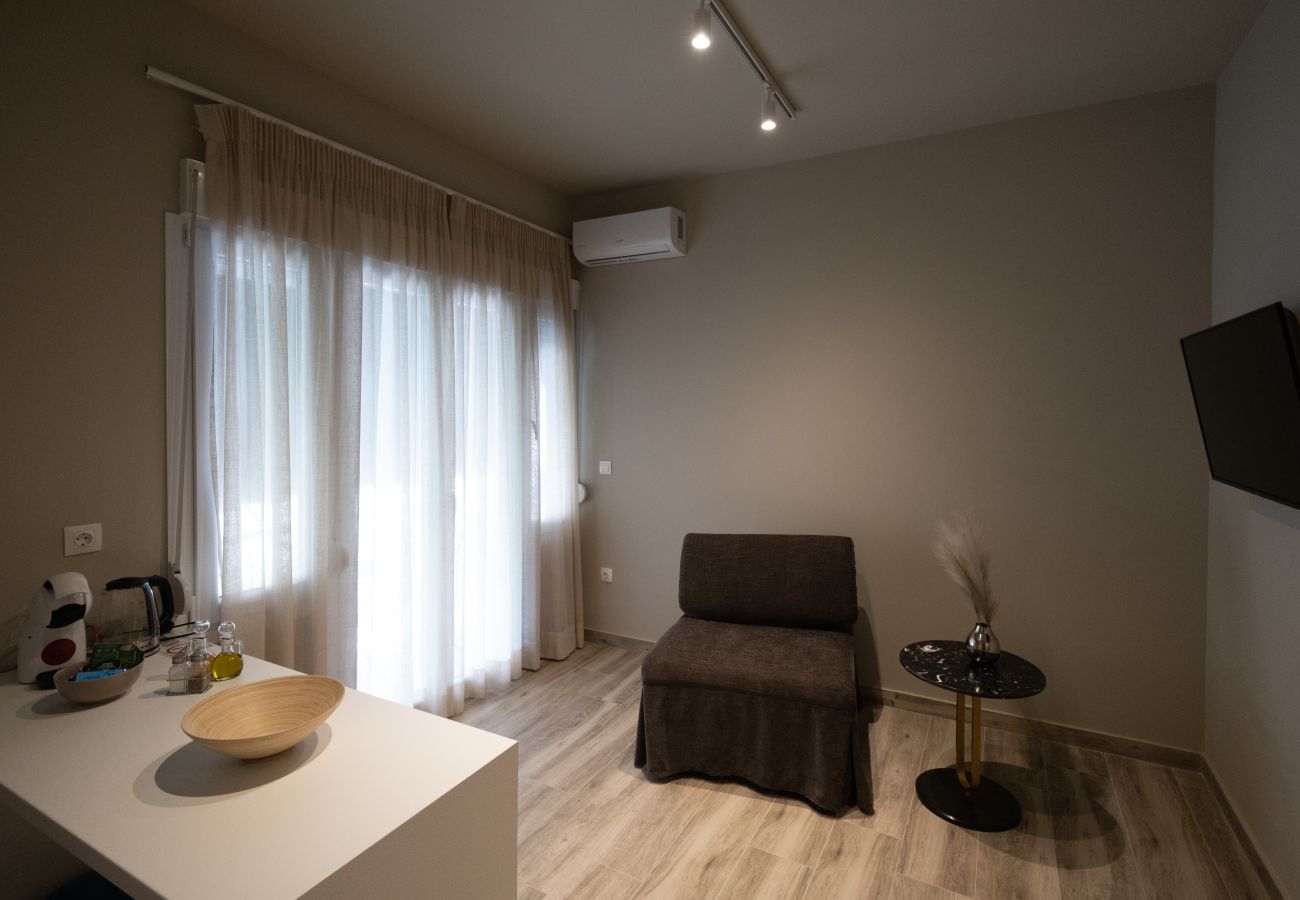 Apartment in Athens - Modern Apartment n Exarchia with Balcony & Gym