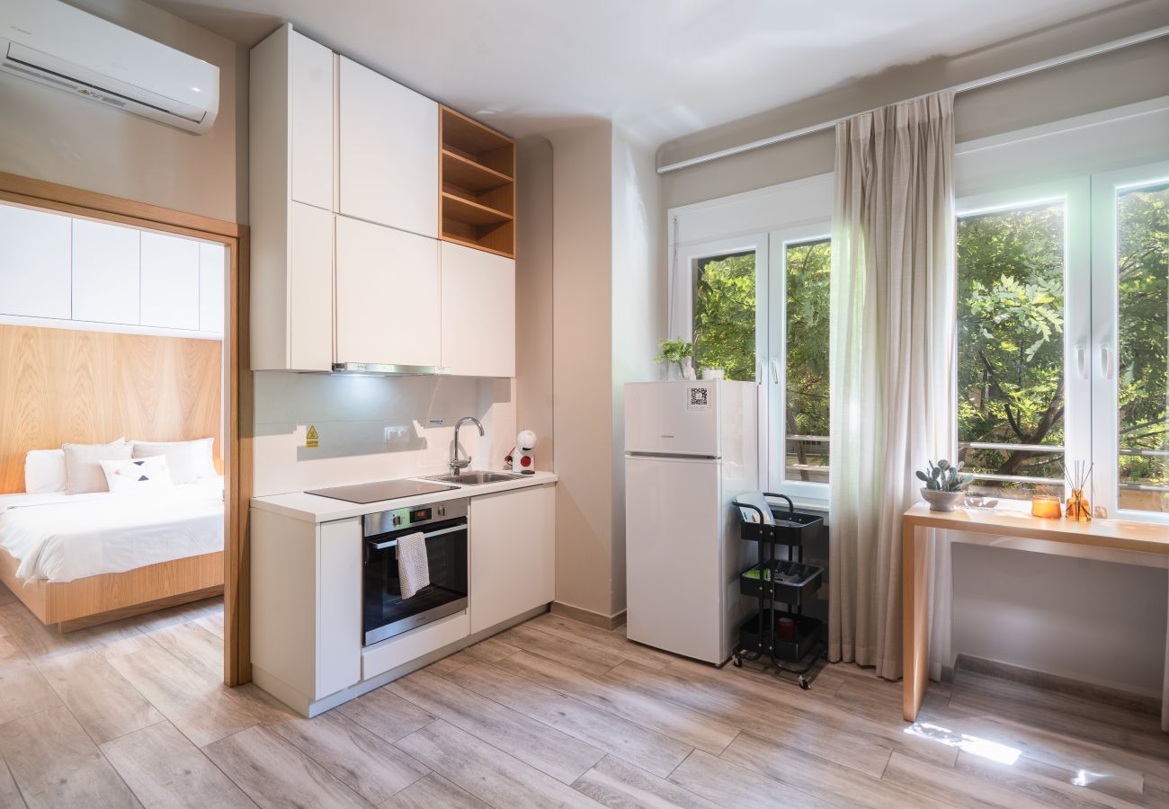 Apartment in Athens - Relaxing Studio in Exarchia with Gym & Laundry