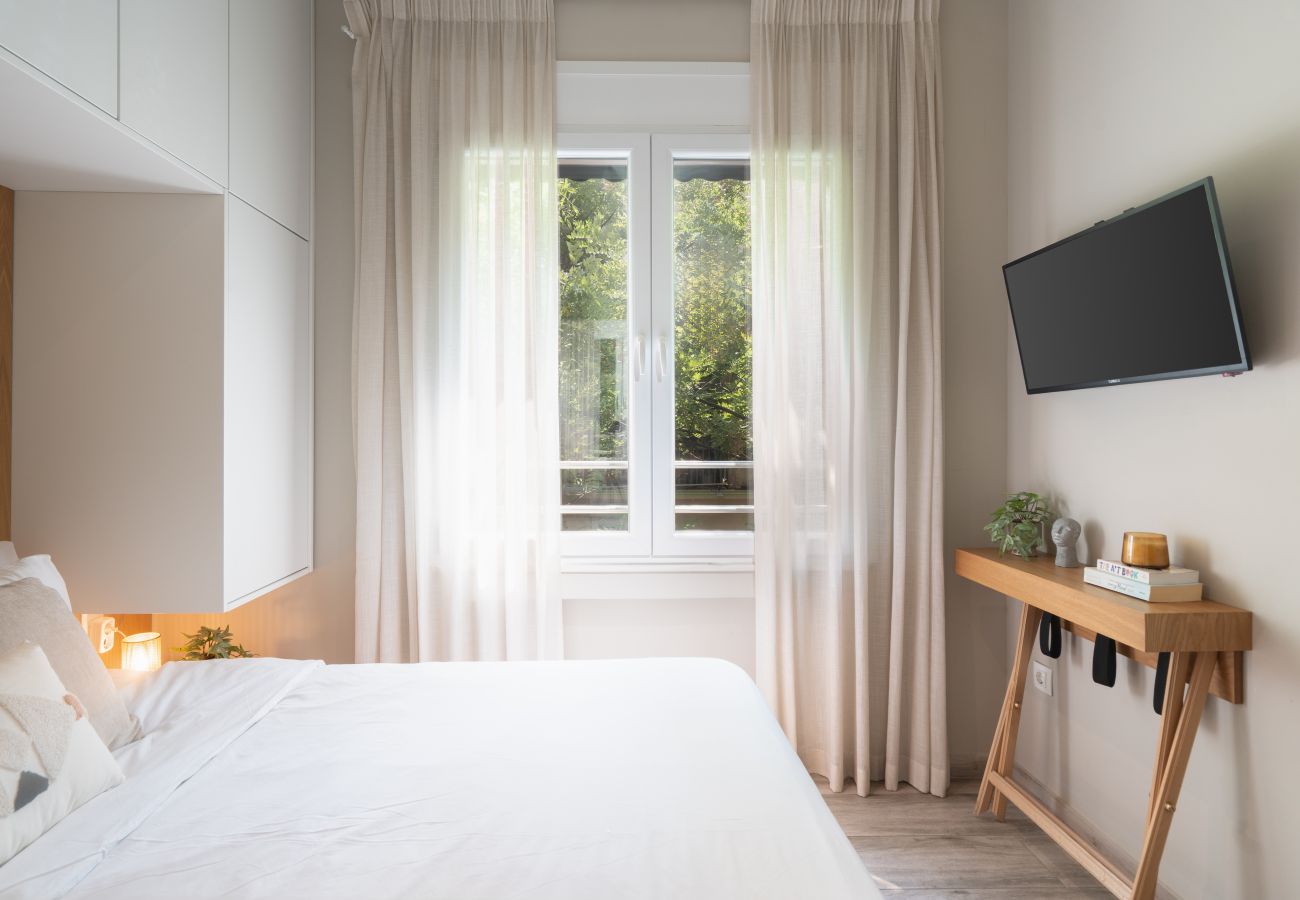Apartment in Athens - Relaxing Studio in Exarchia with Gym & Laundry