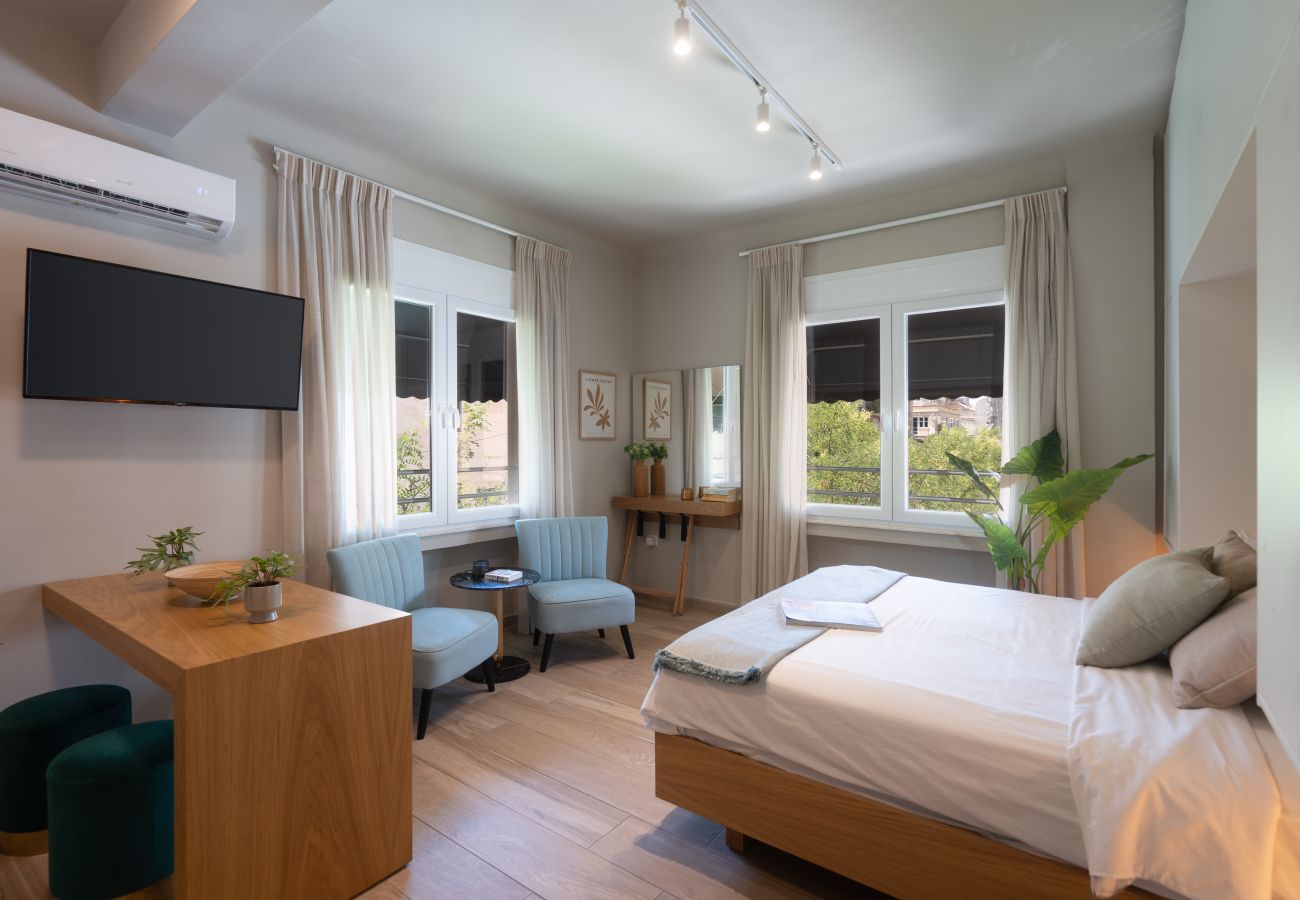 Studio in Athens - Modern Studio in Exarchia with Gym & Laundry