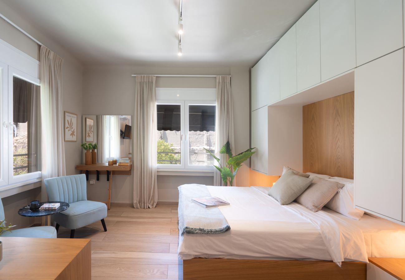 Studio in Athens - Modern Studio in Exarchia with Gym & Laundry