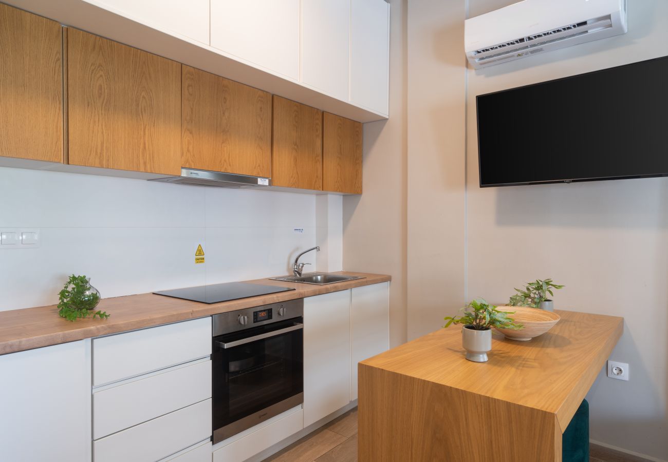 Studio in Athens - Modern Studio in Exarchia with Gym & Laundry