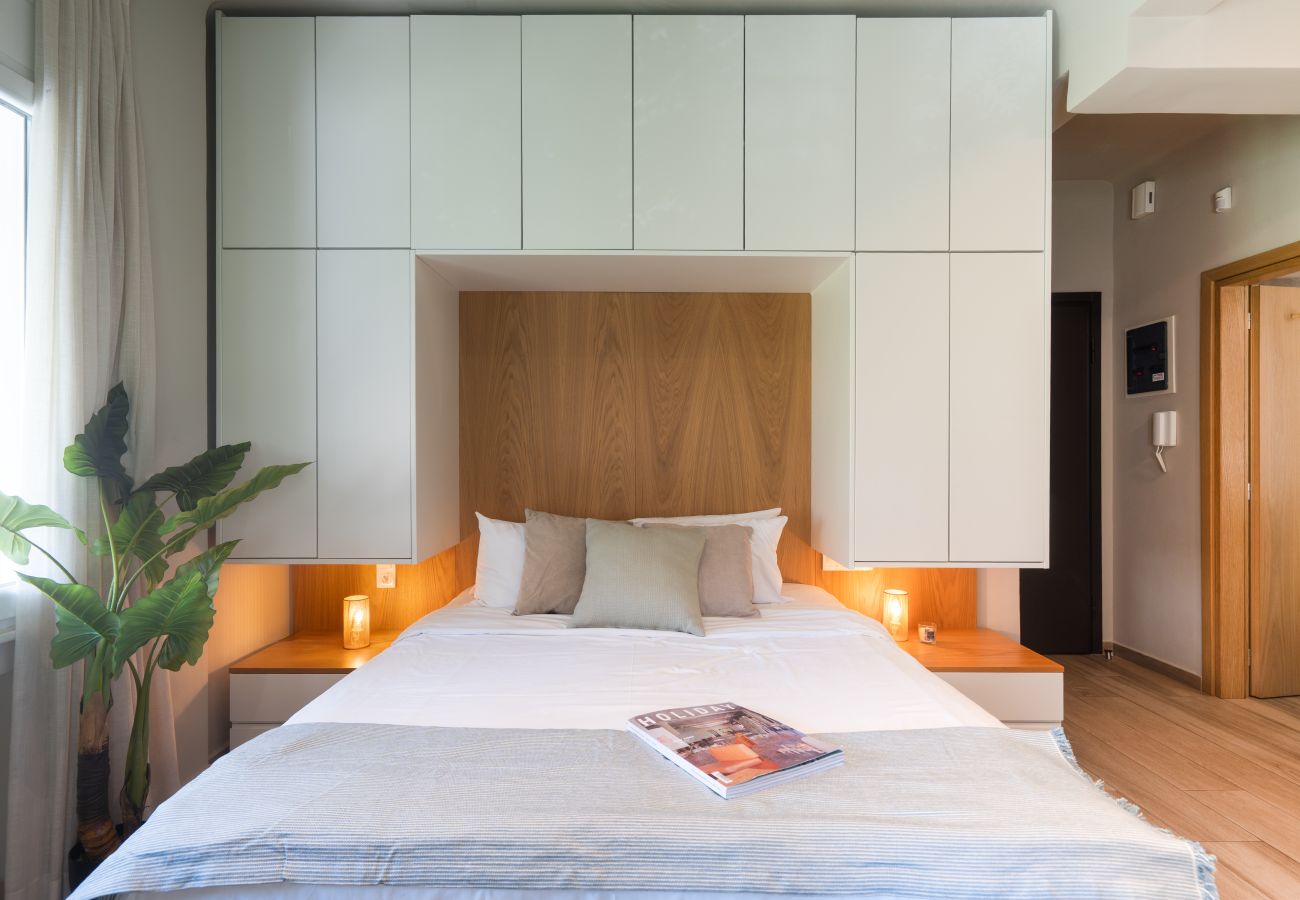 Studio in Athens - Modern Studio in Exarchia with Gym & Laundry