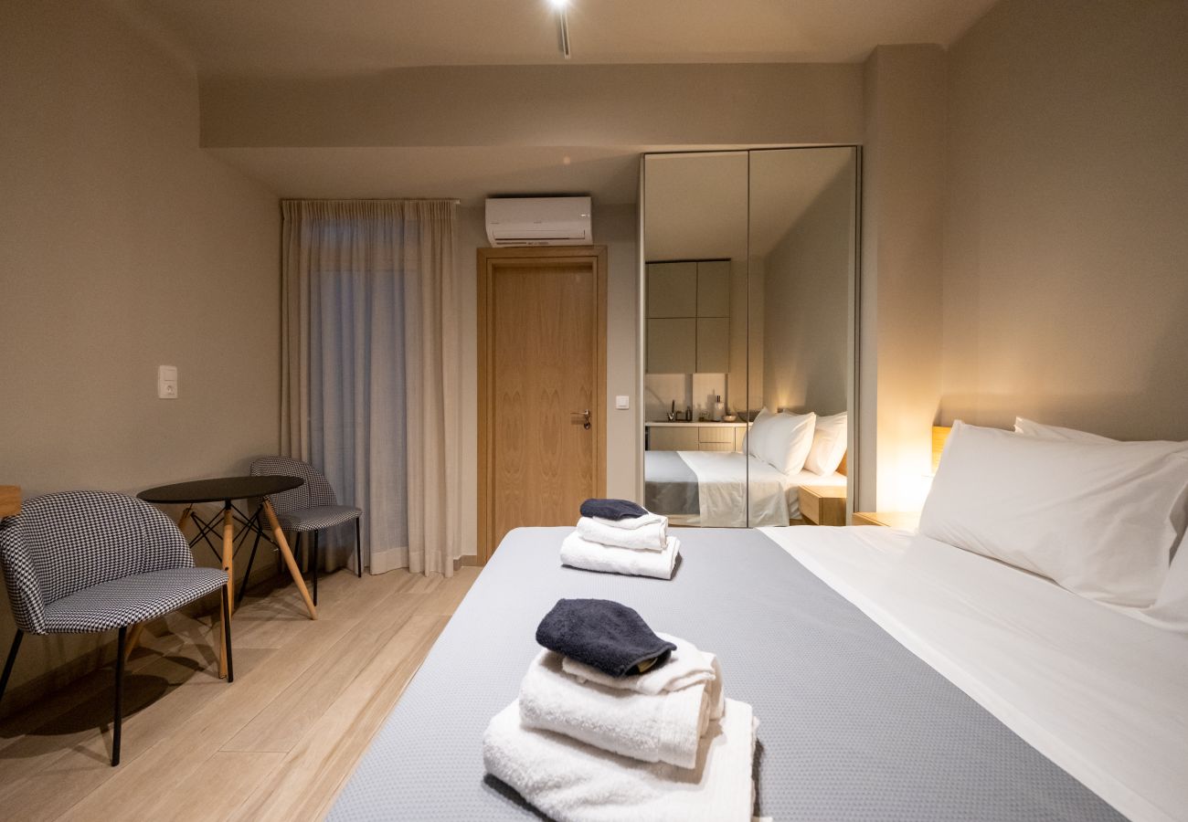 Studio in Athens - Modern Serviced Studio In Athens w/ Laundry & Gym