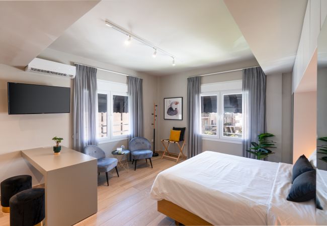 Studio in Athens - Lovely Studio in Exarchia, Laundry room, wifi