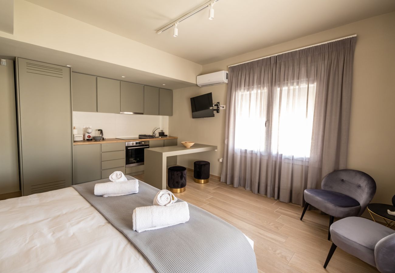 Studio in Athens - Lovely Studio in Kolonaki, daily cleaning, wifi