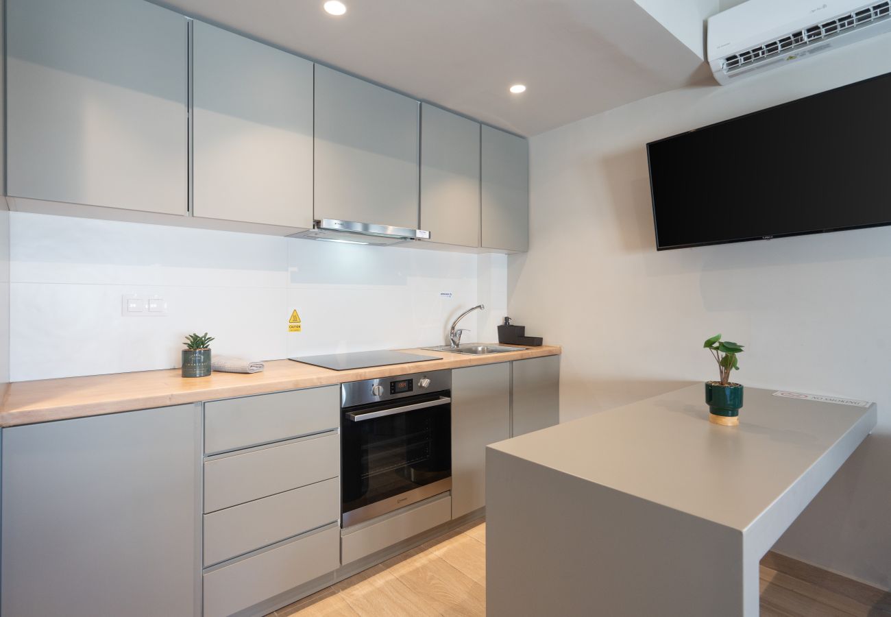 Studio in Athens - Lovely Studio in Exarchia, Laundry room, wifi