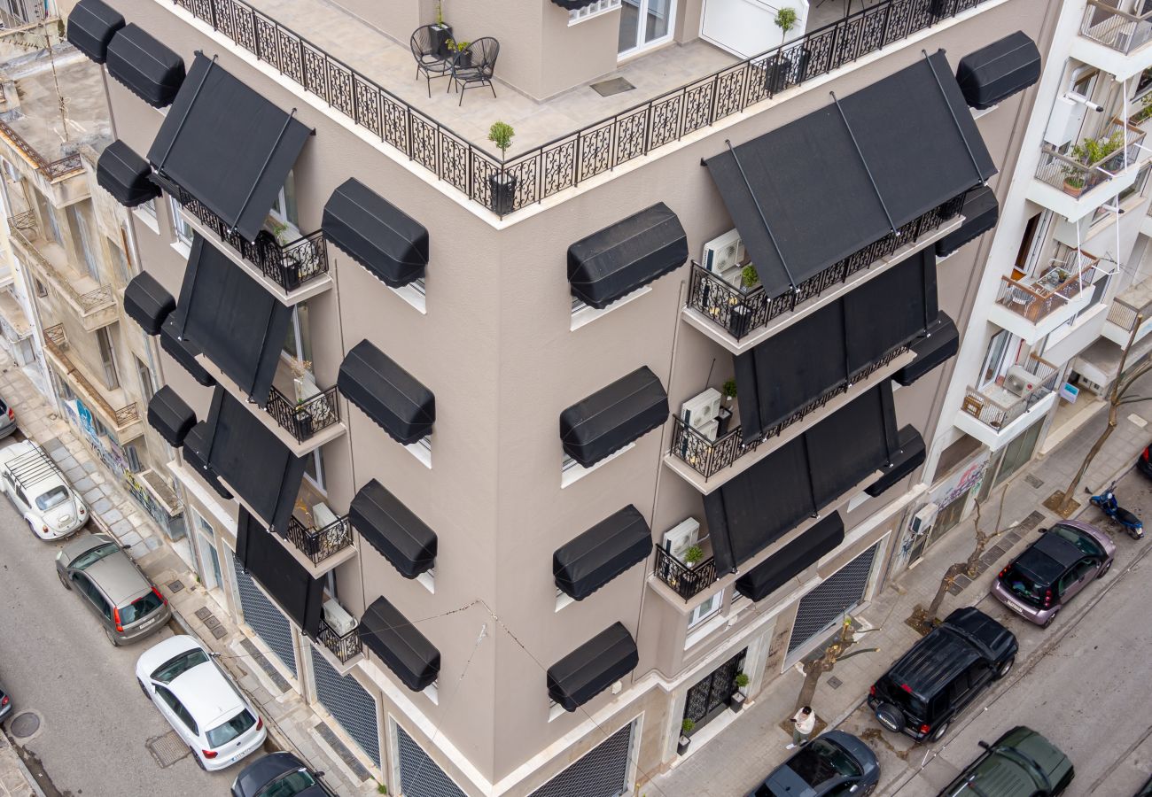 Studio in Athens - Lovely Studio in Exarchia, Laundry room, wifi