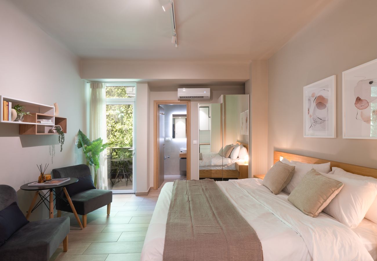 Studio in Athens - Studio with Cozy Balcony & Gym in Exarchia