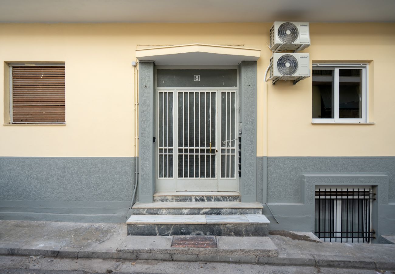 Apartment in Vyronas - Luxury & Premium Apartment with Balcony in Athens