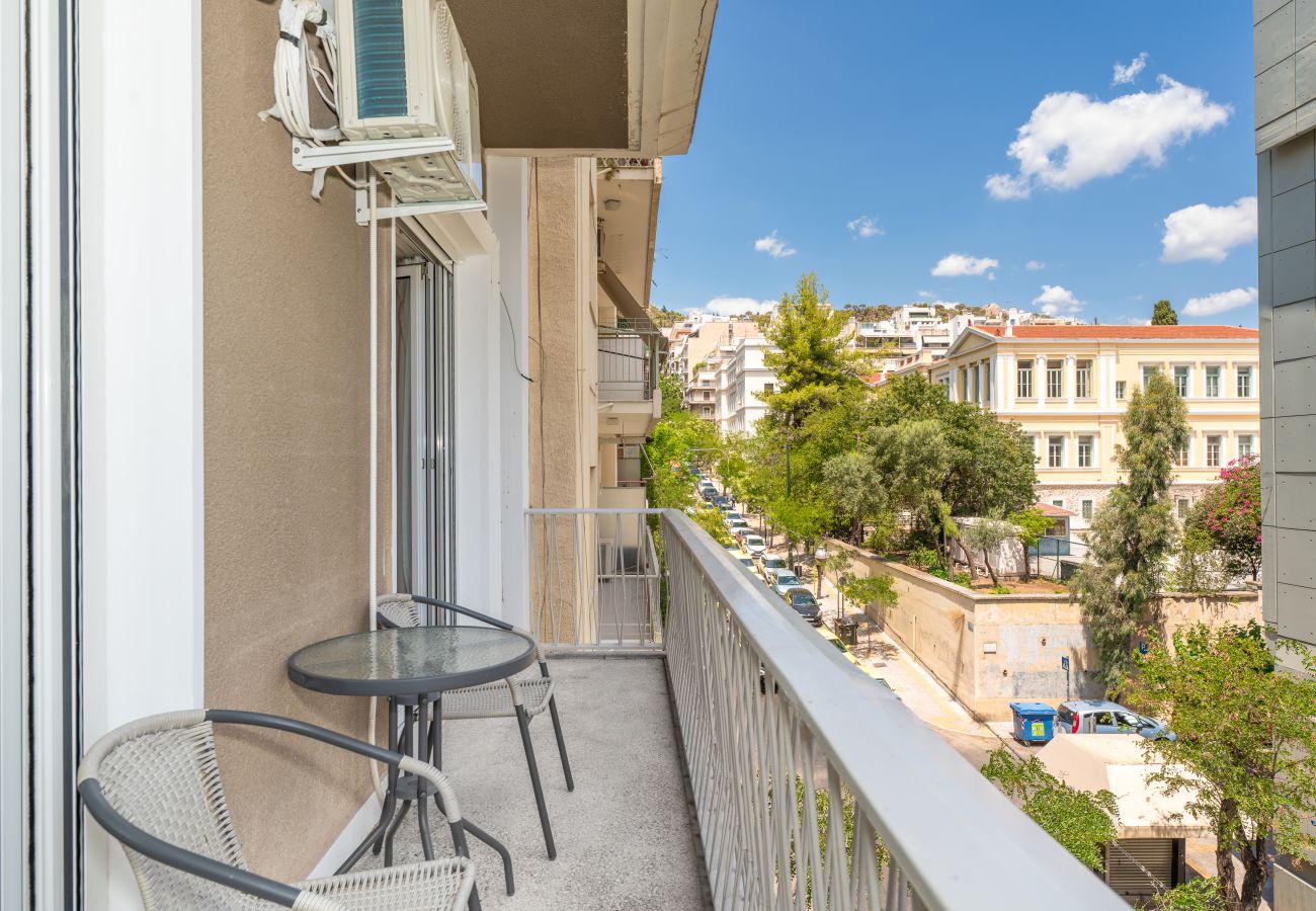 Apartment in Athens - Kolonaki Gem: Modern Apartment with Balcony