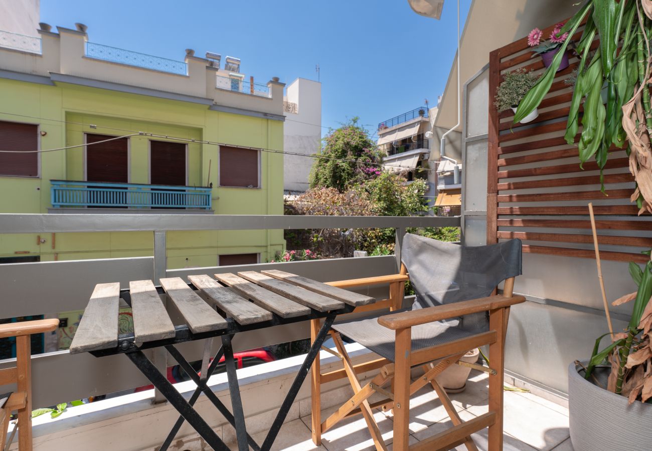 Apartment in Athens - Modern Apartment in Thiseio with Balcony