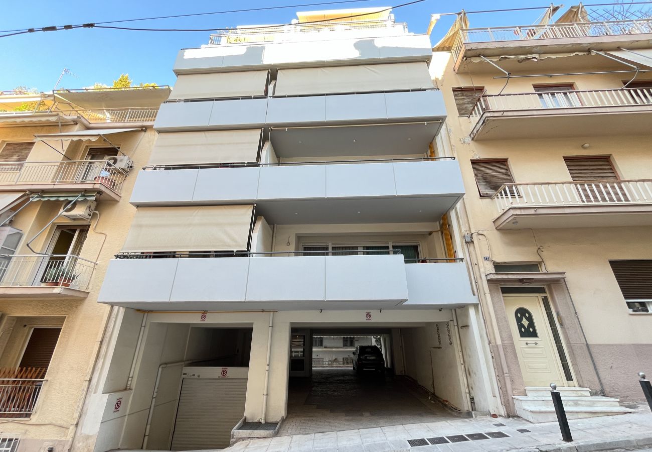 Apartment in Athens - Minimalist 2 Bedroom Apartment with Balcony