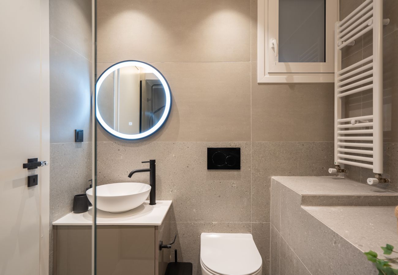 Apartment in Zografou - Cozy & Chic Stay with Private Backyard Near Metro