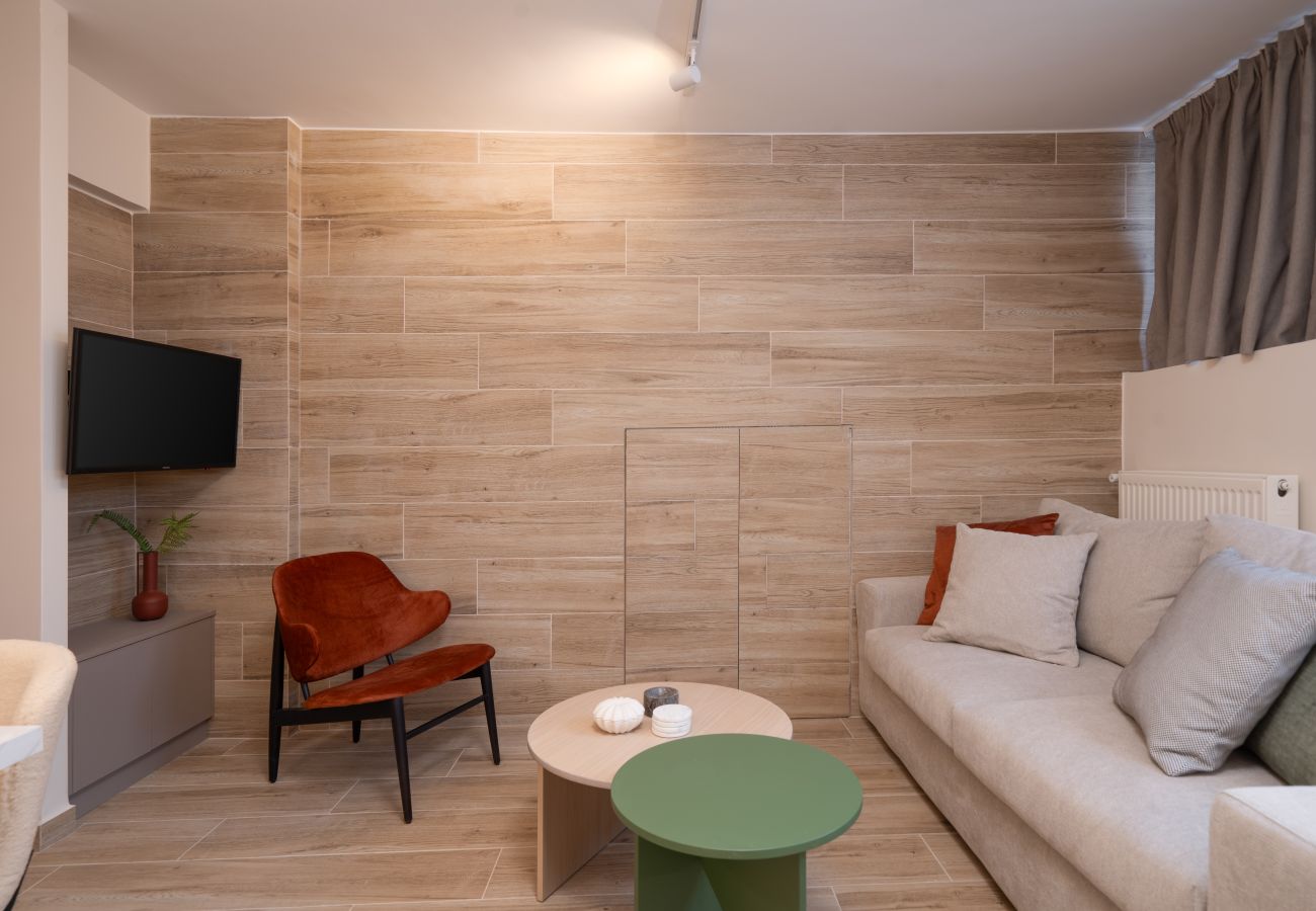 Apartment in Zografou - Cozy & Chic Stay with Private Backyard Near Metro