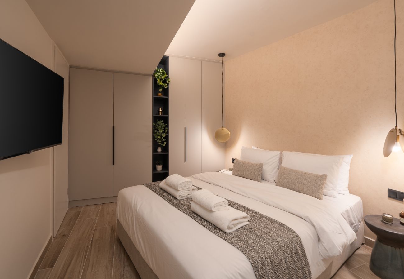 Apartment in Zografou - Cozy & Chic Stay with Private Backyard Near Metro