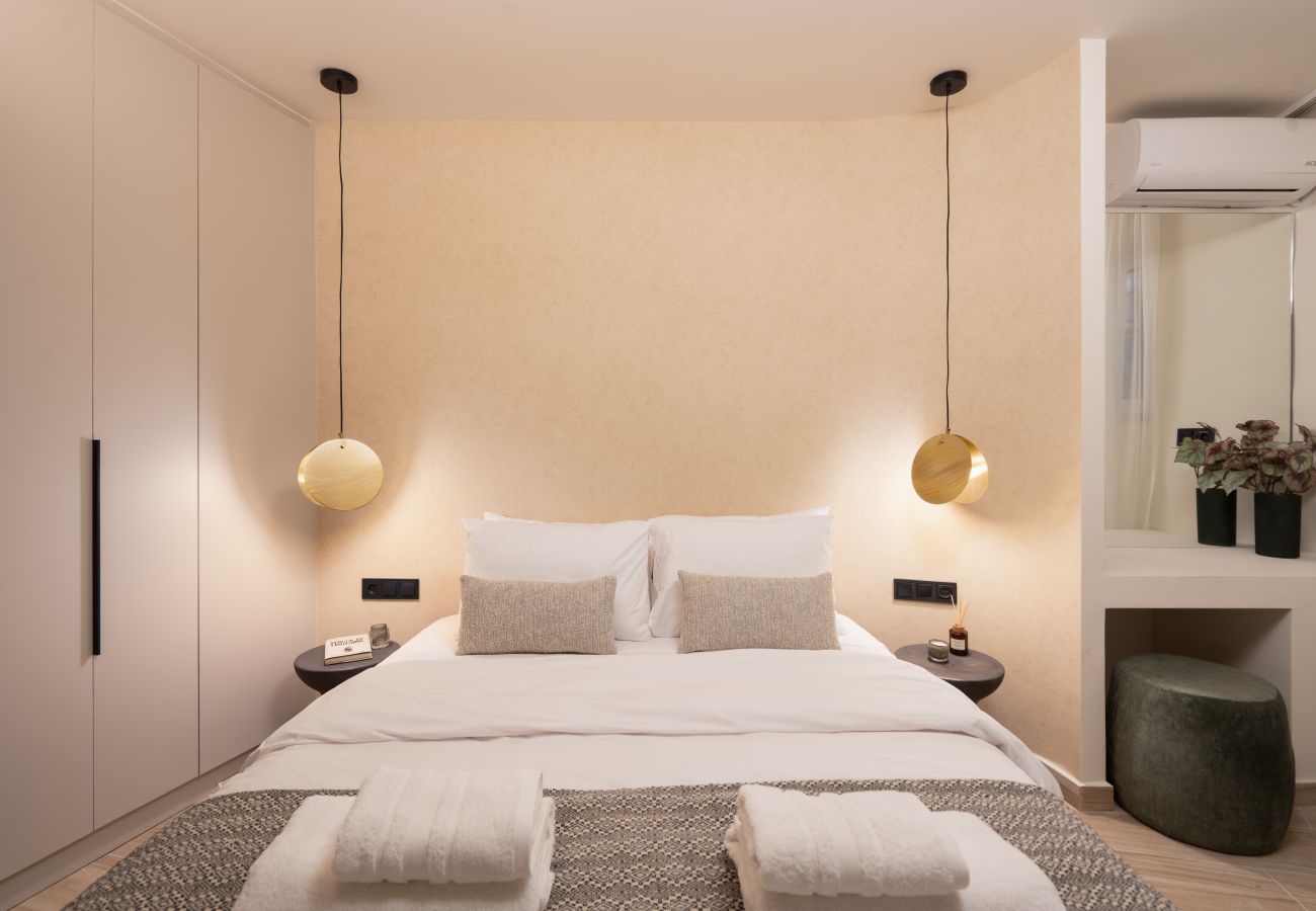 Apartment in Zografou - Cozy & Chic Stay with Private Backyard Near Metro