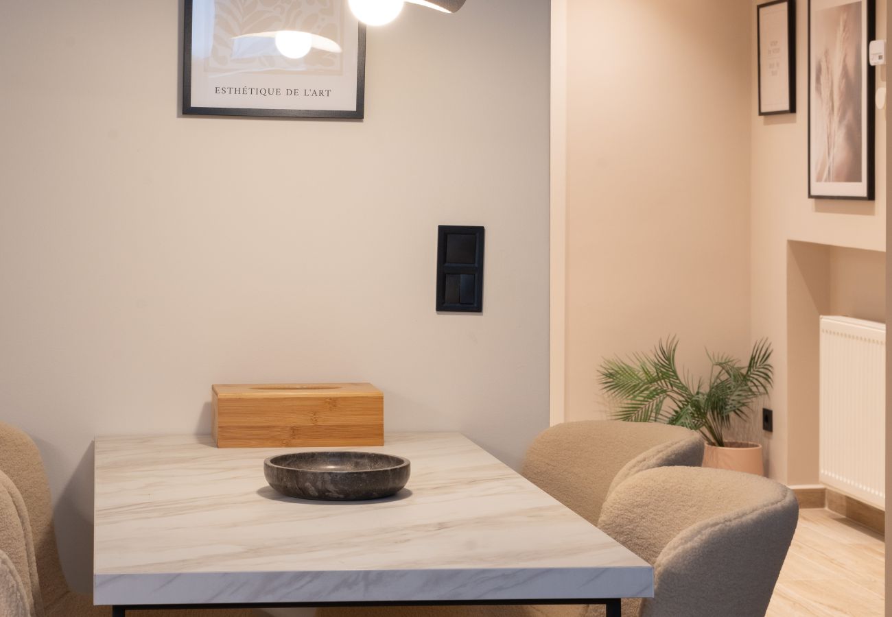 Apartment in Zografou - Cozy & Chic Stay with Private Backyard Near Metro