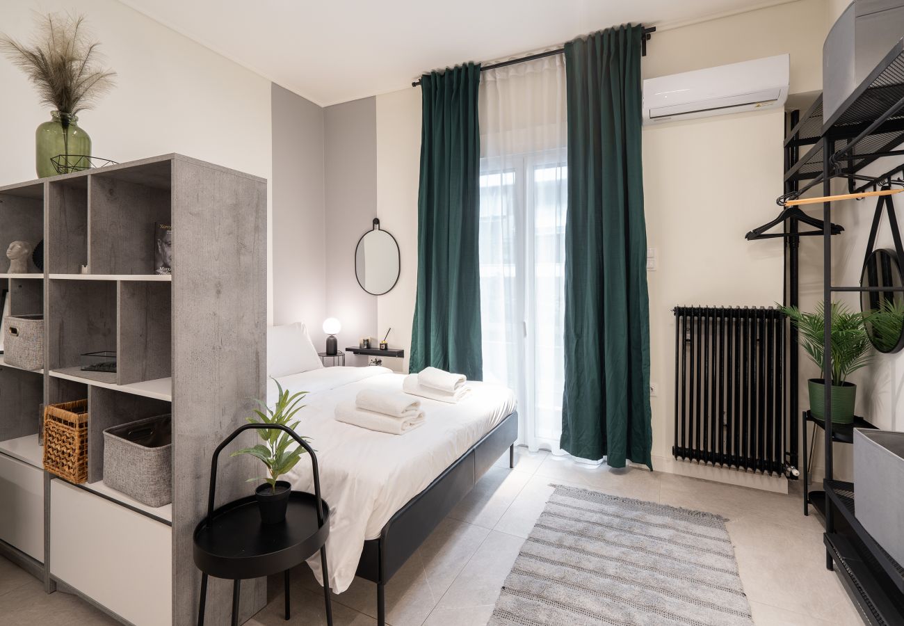 Studio in Athens - Modern Studio Near the National Gallery in Athens.