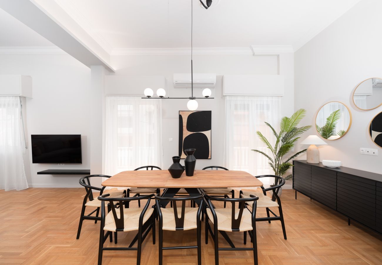Apartment in Athens - Spacious & Stylish Athens Apartment, 5min to Metro