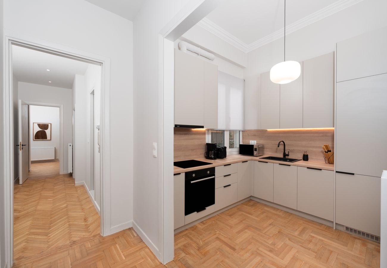 Apartment in Athens - Spacious & Stylish Athens Apartment, 5min to Metro