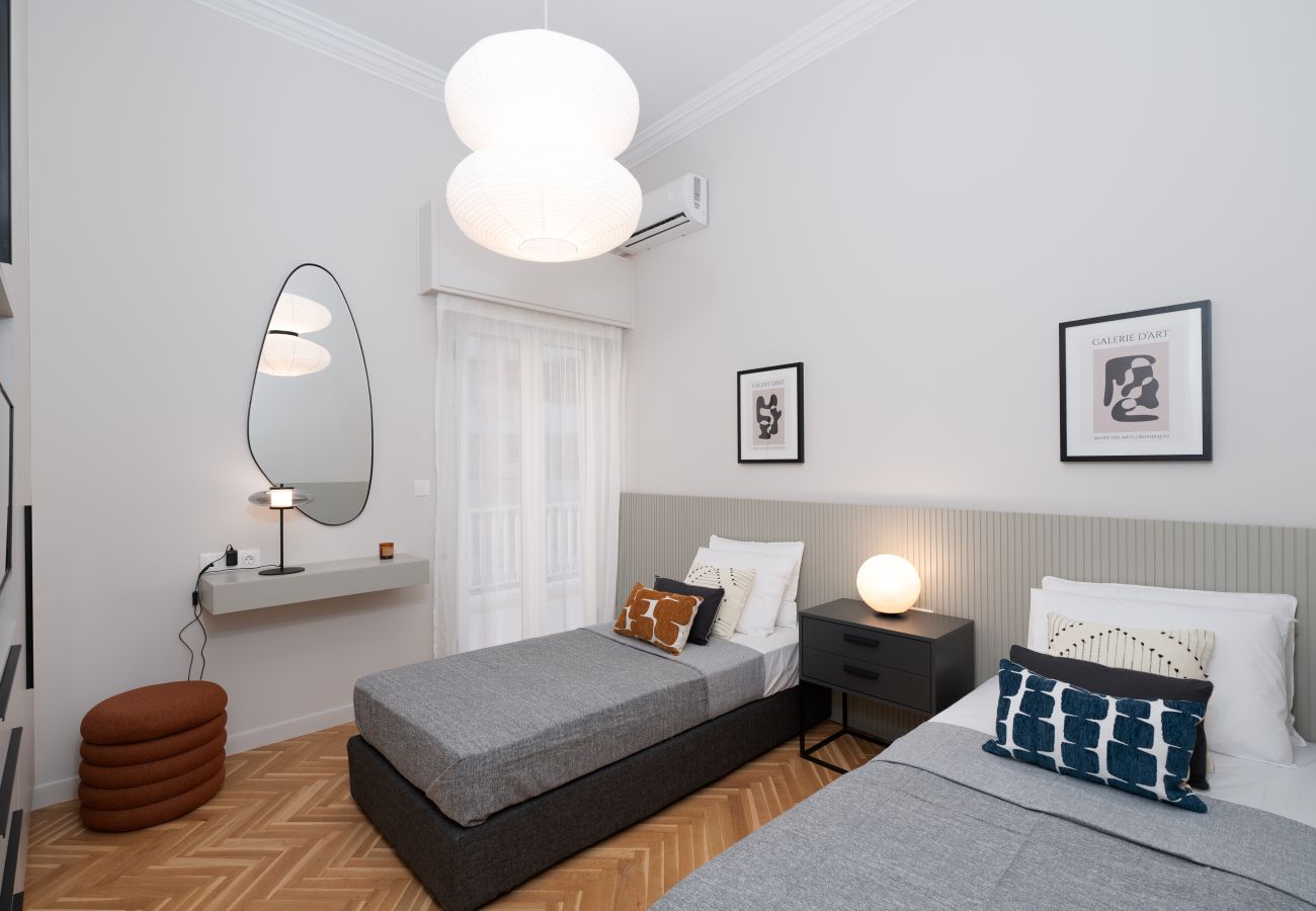 Apartment in Athens - Spacious & Stylish Athens Apartment, 5min to Metro