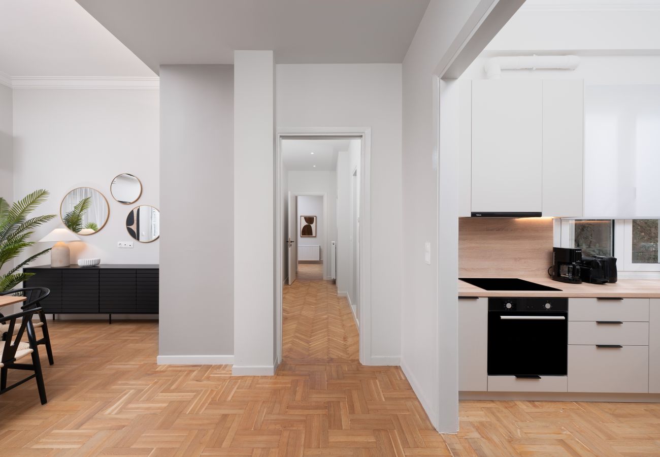 Apartment in Athens - Spacious & Stylish Athens Apartment, 5min to Metro