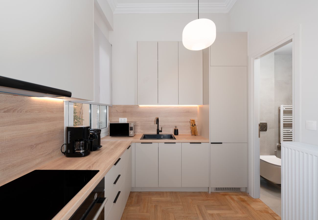 Apartment in Athens - Spacious & Stylish Athens Apartment, 5min to Metro