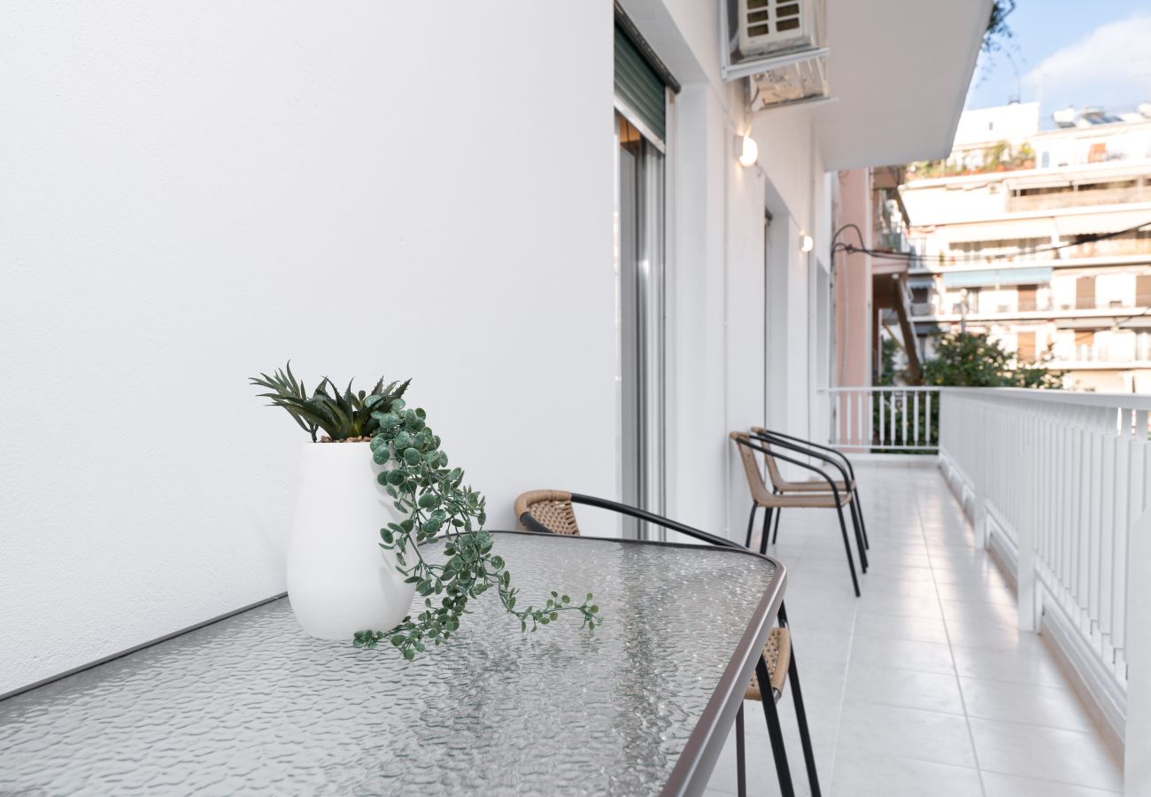 Apartment in Athens - Spacious & Stylish Athens Apartment, 5min to Metro