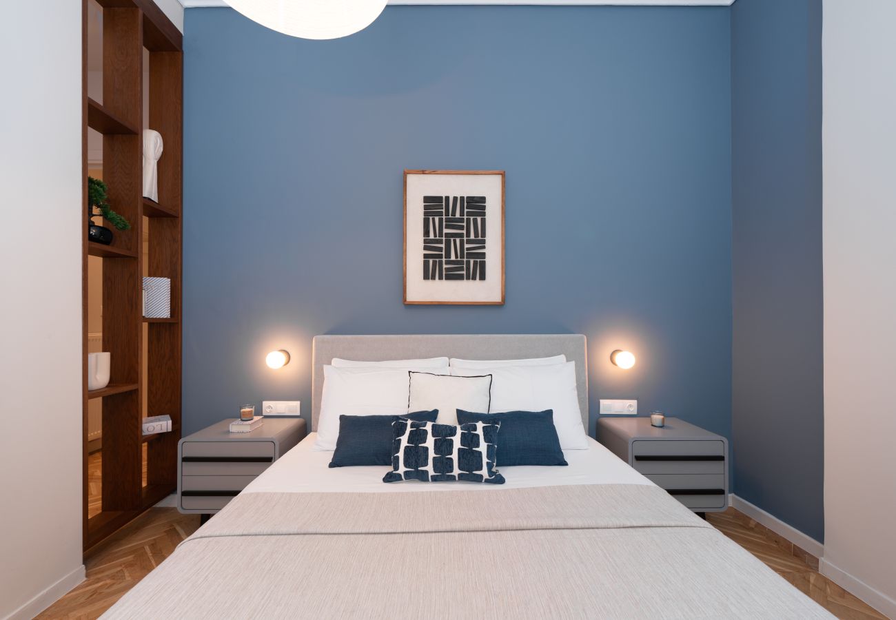 Apartment in Athens - Spacious & Stylish Athens Apartment, 5min to Metro