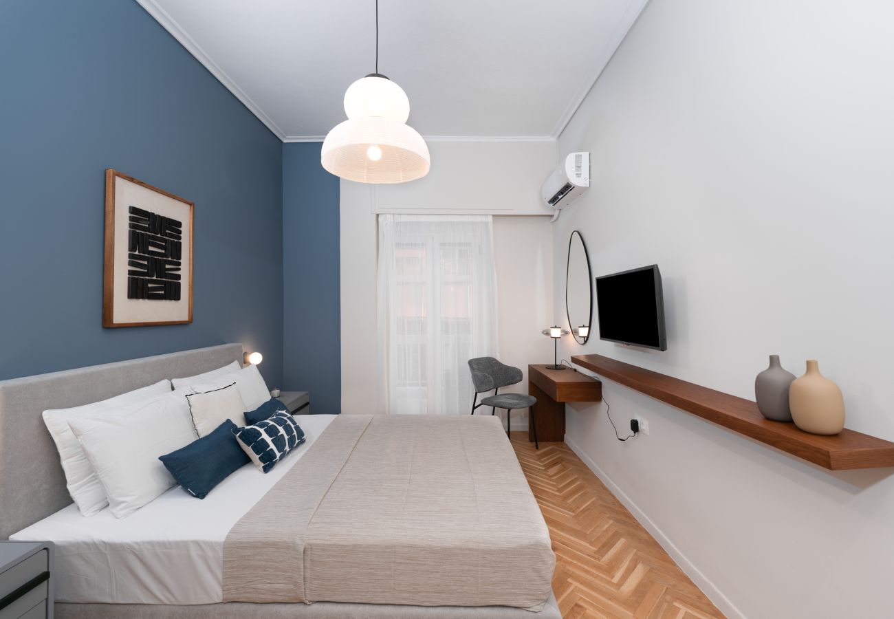 Apartment in Athens - Spacious & Stylish Athens Apartment, 5min to Metro