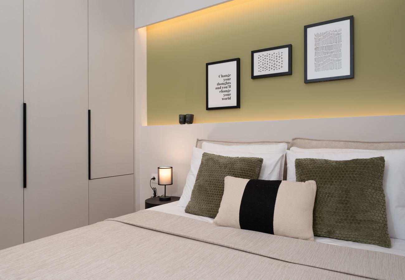 Apartment in Athens - Spacious & Stylish Athens Apartment, 5min to Metro