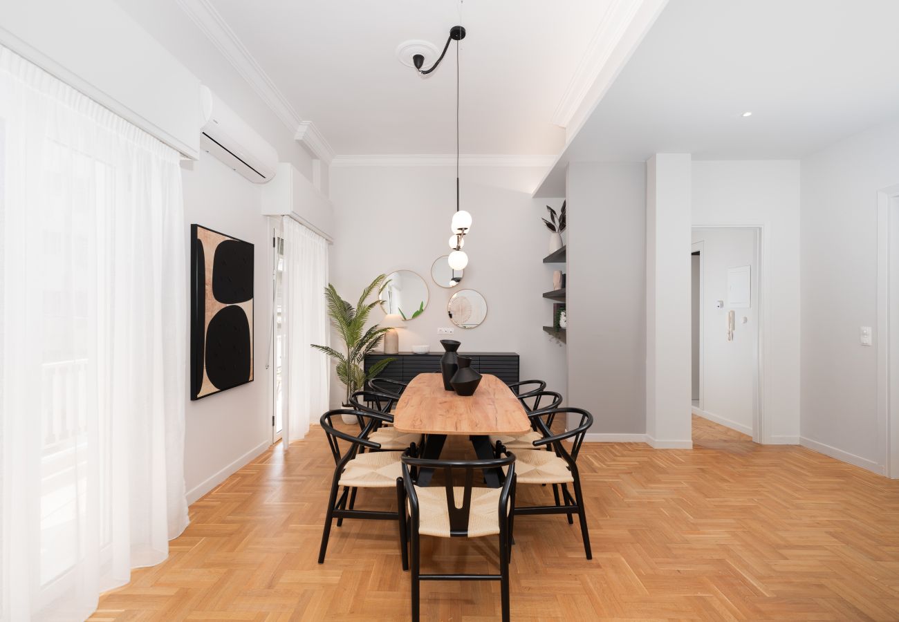 Apartment in Athens - Spacious & Stylish Athens Apartment, 5min to Metro