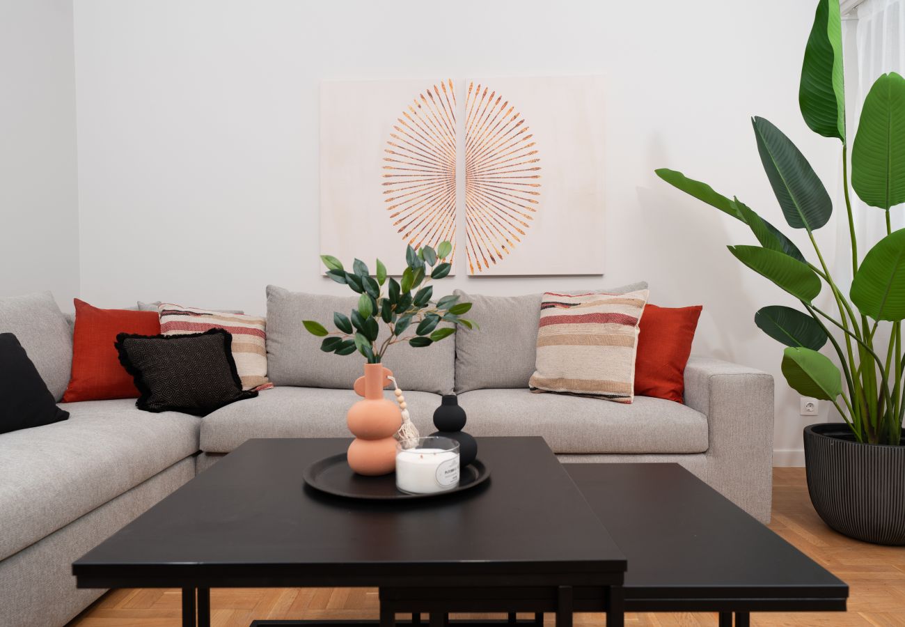 Apartment in Athens - Spacious & Stylish Athens Apartment, 5min to Metro