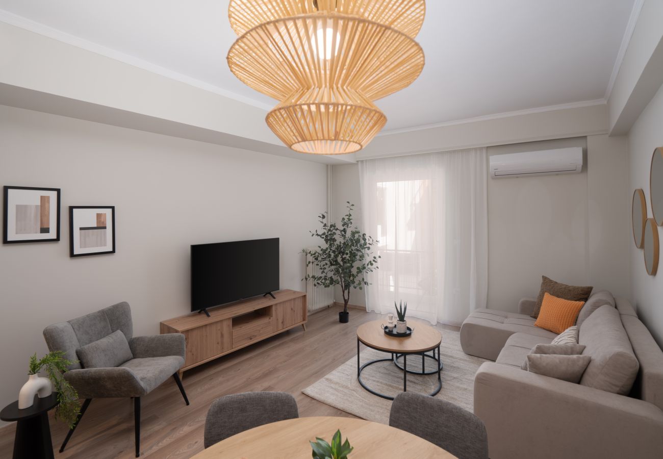 Apartment in Piraeus - Classic Apartment in Piraeus, walk in Port.