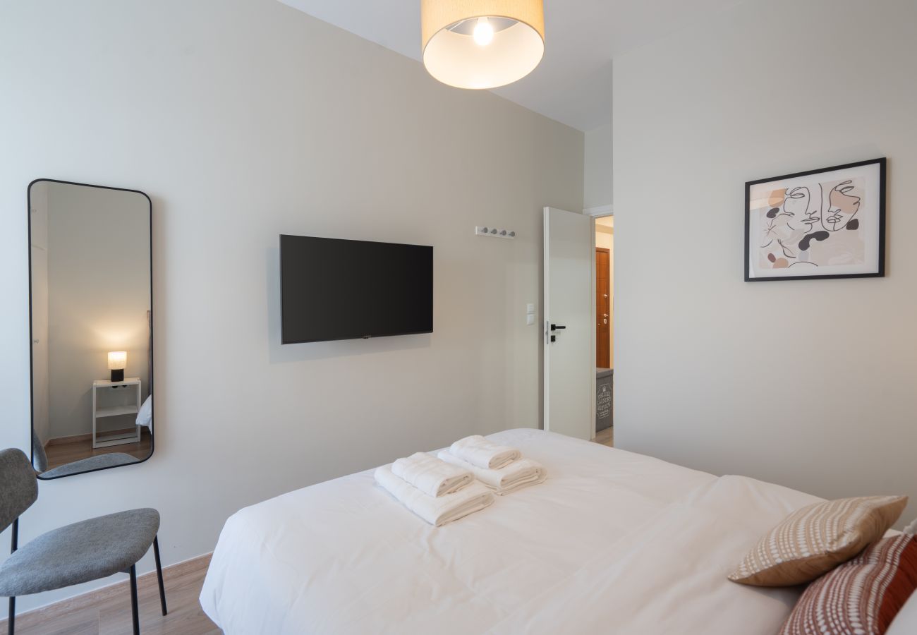 Apartment in Piraeus - Classic Apartment in Piraeus, walk in Port.