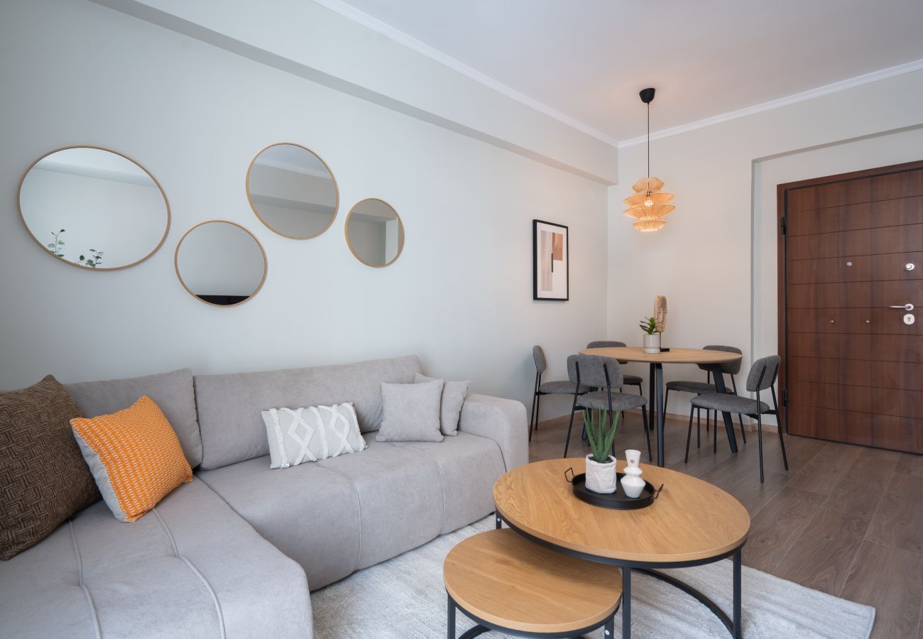 Apartment in Piraeus - Classic Apartment in Piraeus, walk in Port.