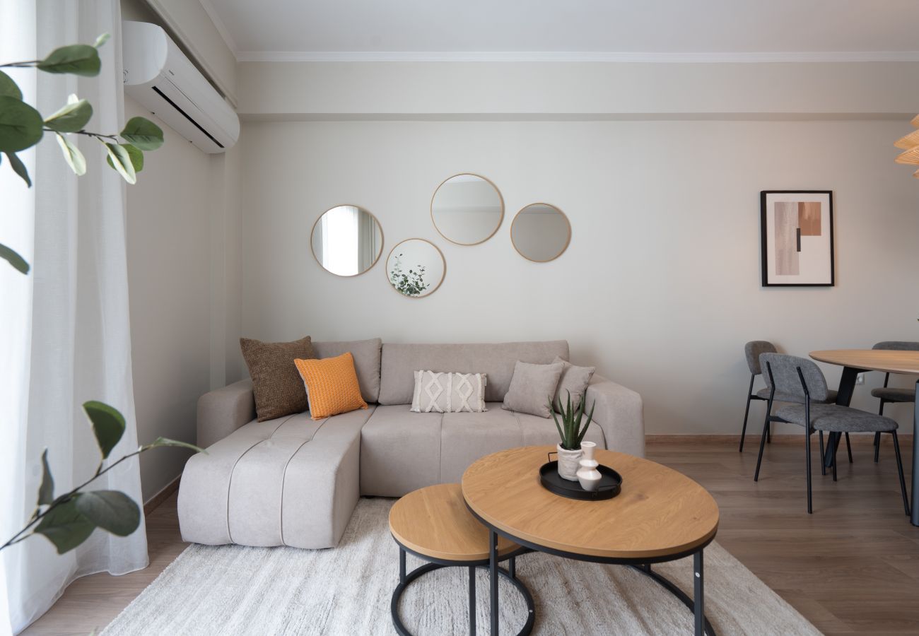 Apartment in Piraeus - Classic Apartment in Piraeus, walk in Port.