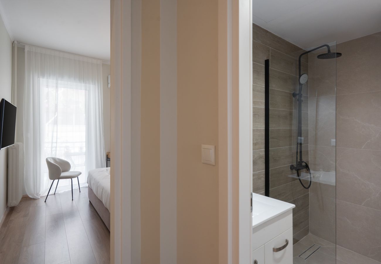 Apartment in Piraeus - Classic Apartment in Piraeus, walk in Port.